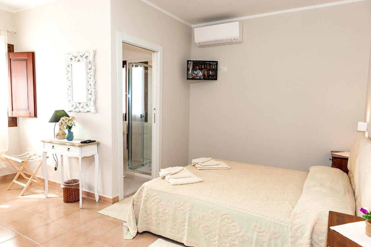 Lu Lioni Rooms Сан-Теодоро Екстер'єр фото