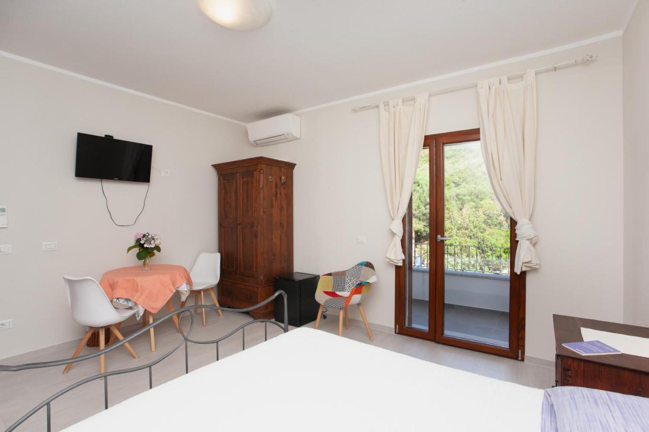 Lu Lioni Rooms Сан-Теодоро Екстер'єр фото