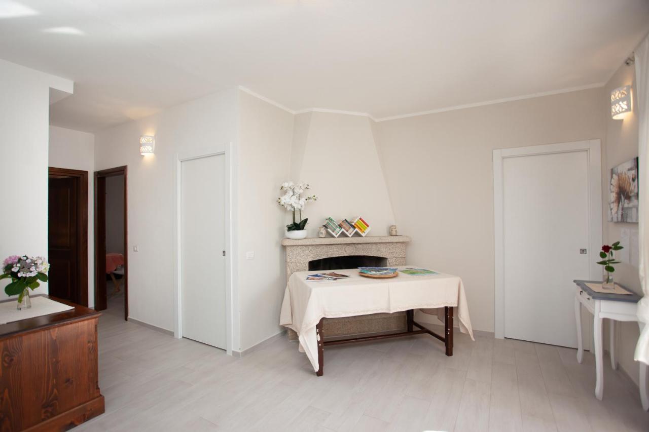 Lu Lioni Rooms Сан-Теодоро Екстер'єр фото