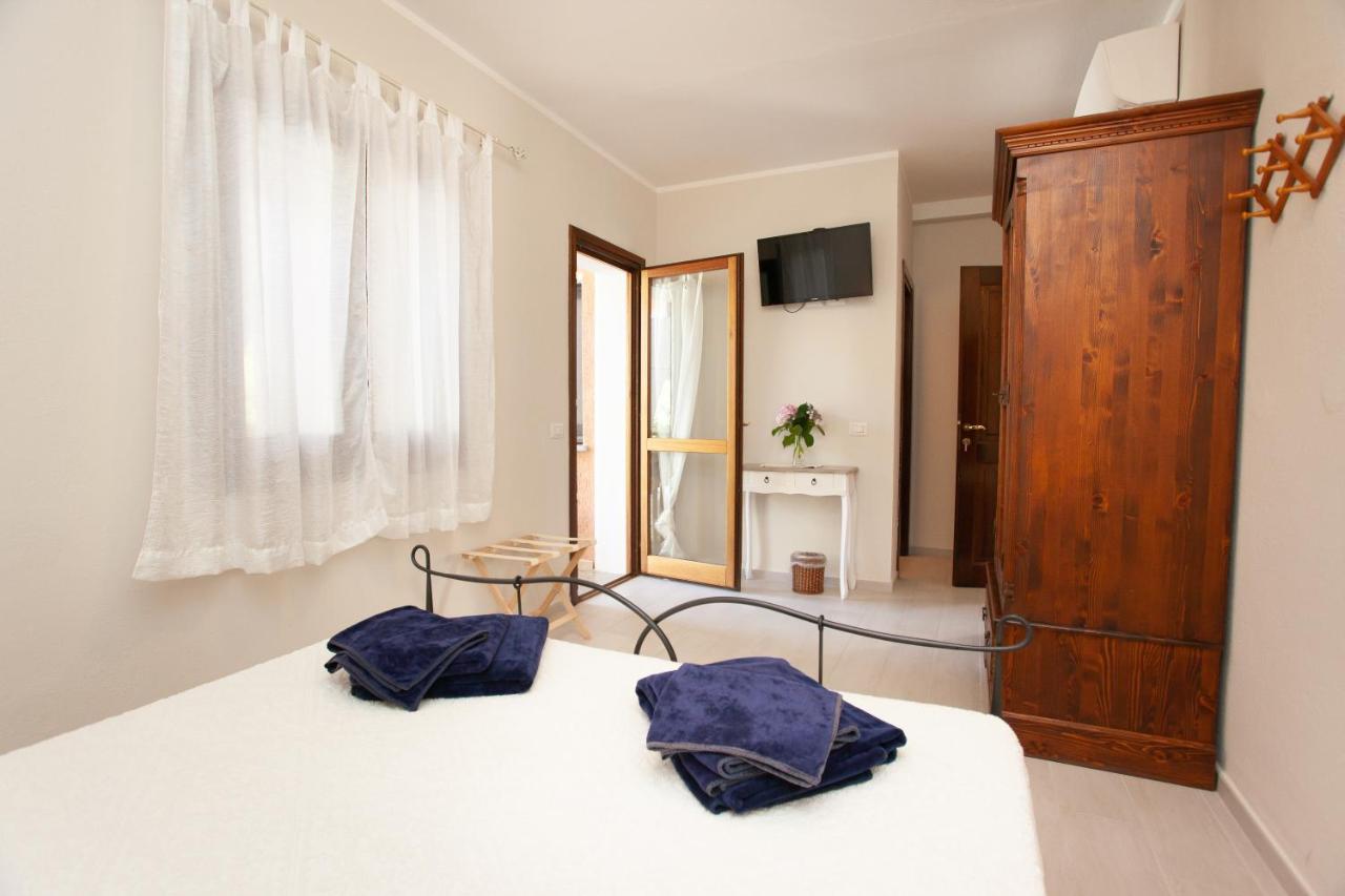 Lu Lioni Rooms Сан-Теодоро Екстер'єр фото