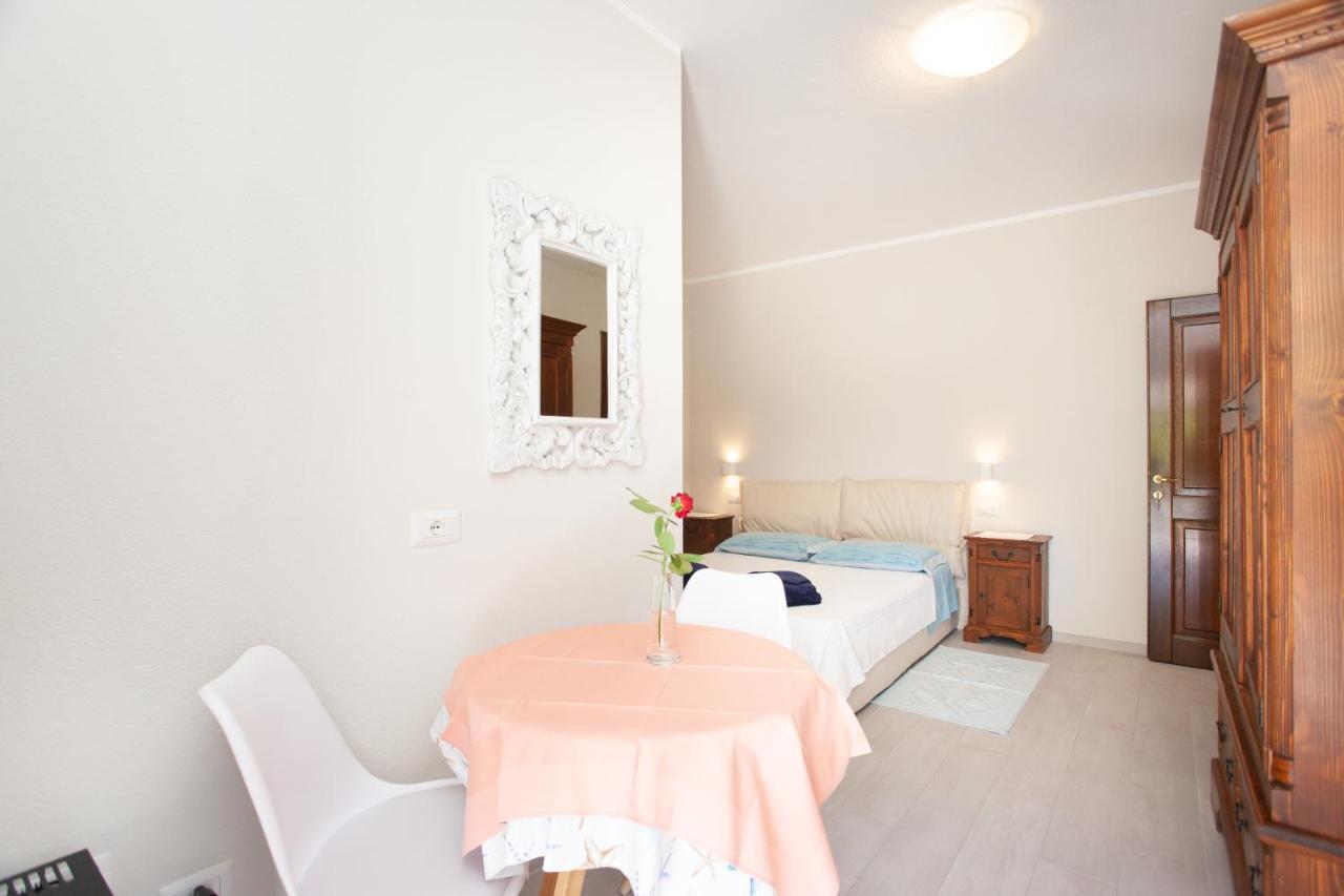 Lu Lioni Rooms Сан-Теодоро Екстер'єр фото