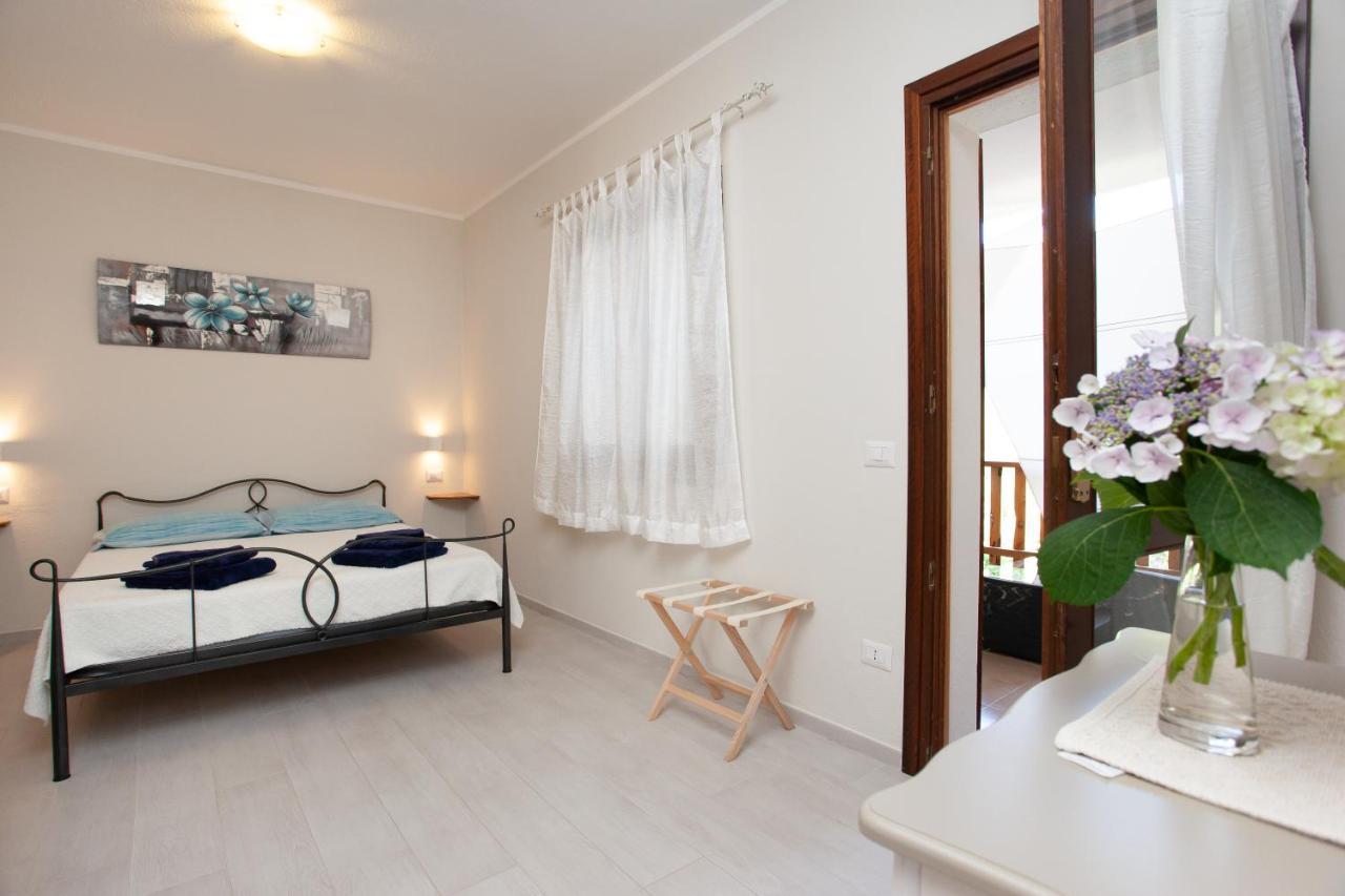 Lu Lioni Rooms Сан-Теодоро Екстер'єр фото